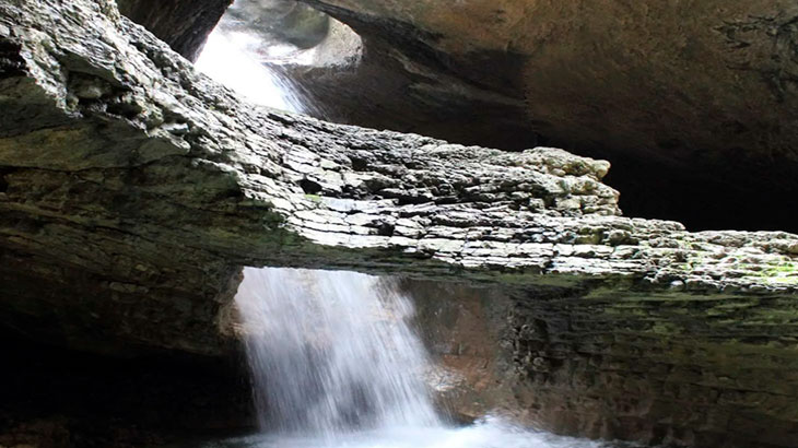 Подземный водопад в Дагестане